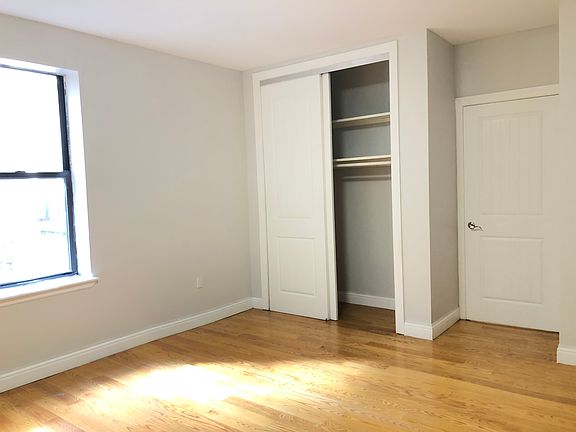 4th image of 36 Duncan Ave #34E