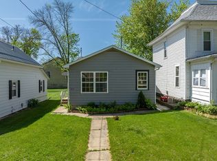 213 Market St, Coggon, IA 52218