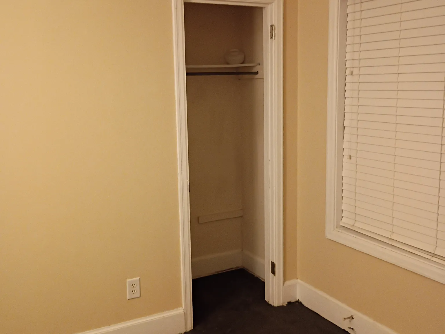 2 bed, 1200 sqft, $450 — Photo 2