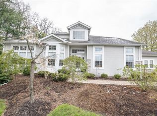 18 Orchard Cir #96, Chagrin Falls, OH 44022
