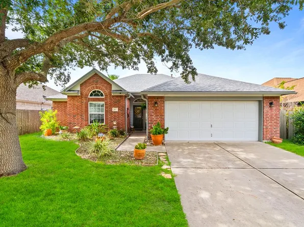 167 Whistlers Cove Rd, Rockport, TX 78382