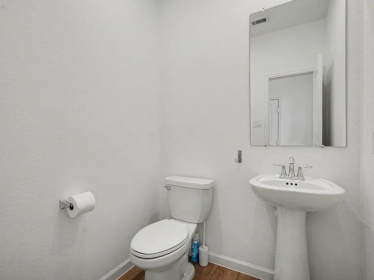 2105 Toyhill Falls Ln — Photo 14