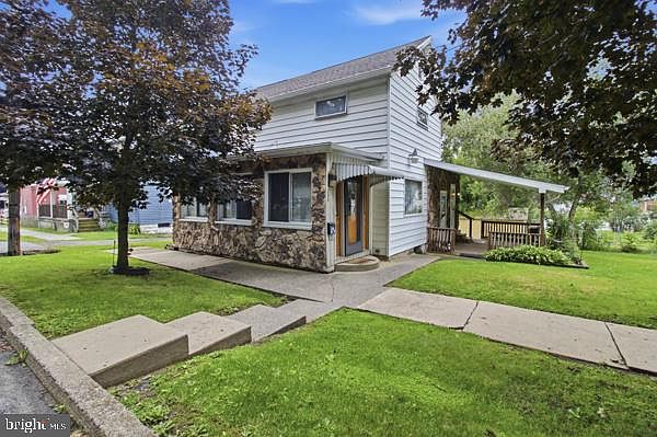 1st image of 205 Trcziyulny St