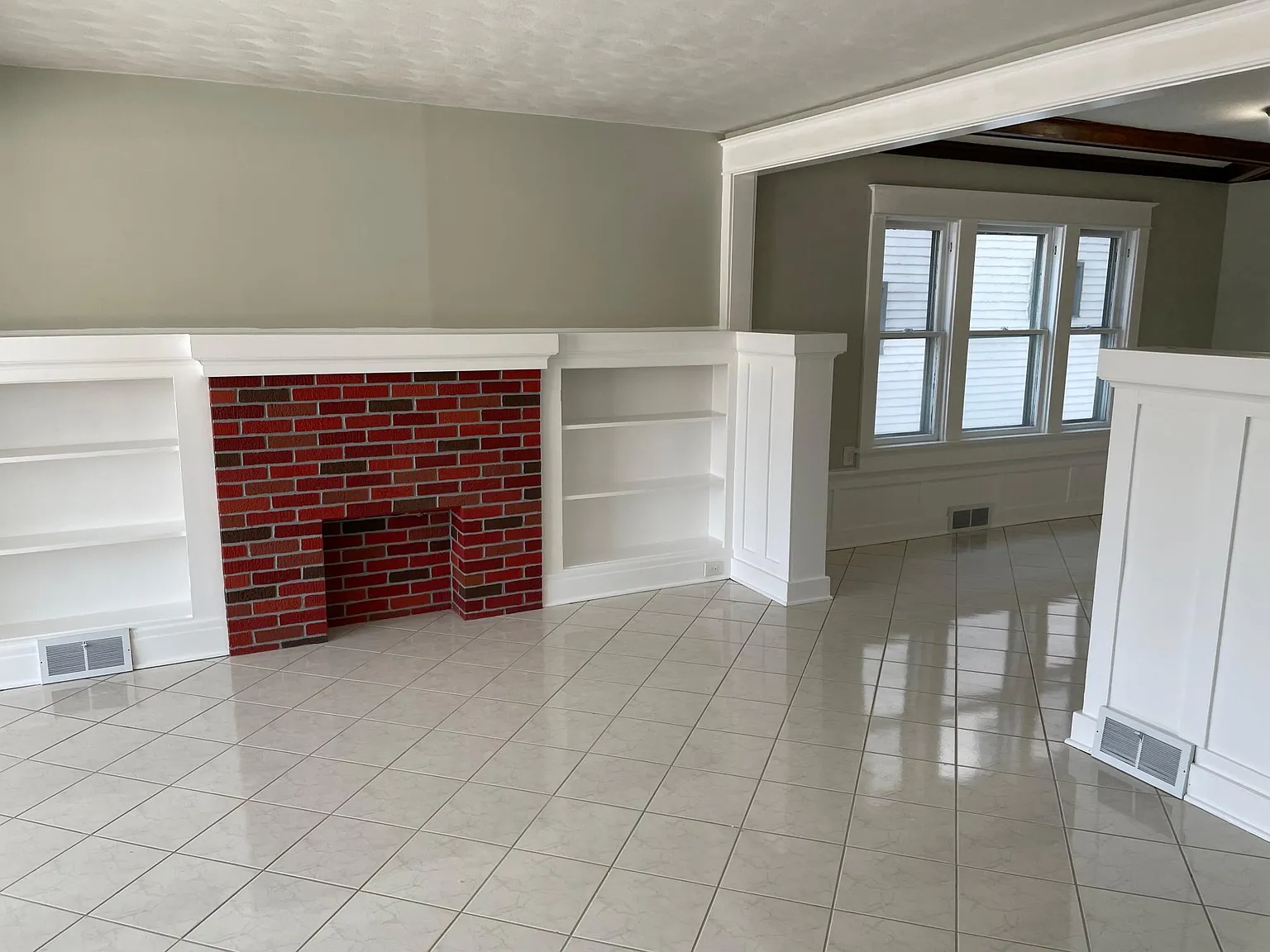 370 Colvin Ave — Photo 4