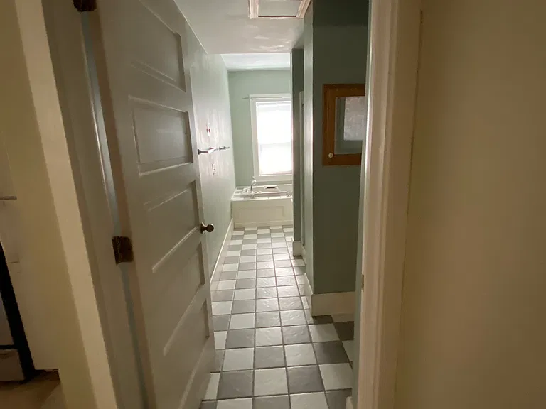 12010 Paul Ave — Photo 8