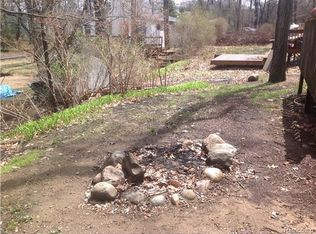 220 Woodbine Dr, Milford, MI 48380