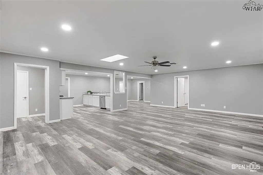 4303 Prince Edward Dr — Photo 3