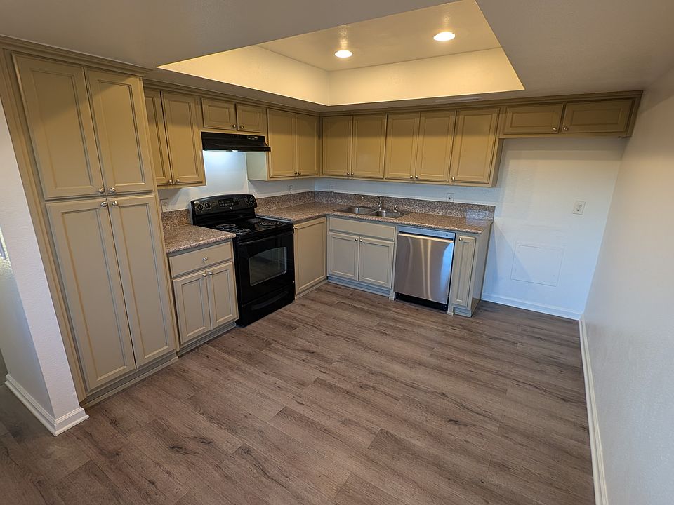1st image of 922 W Olive Ave #D