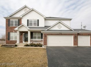 9100 Durham Dr, Huntley, IL 60142