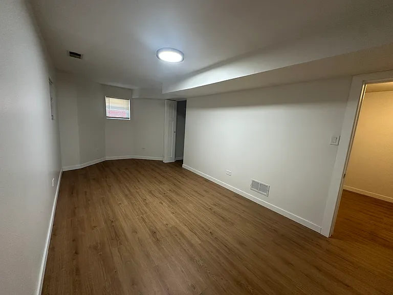 1503 W Nelson St #1F — Photo 11