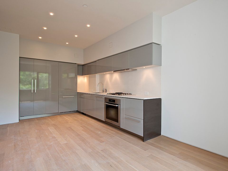 2nd image of 123 3rd Ave APT 4D