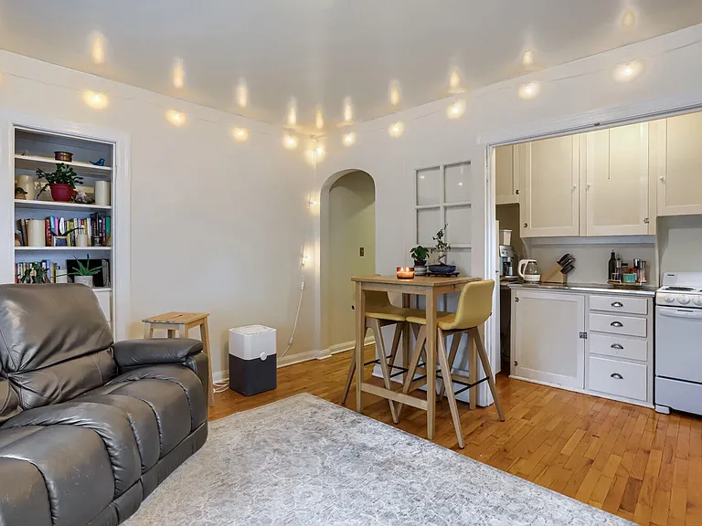805 Bowen St #4 — Photo 3