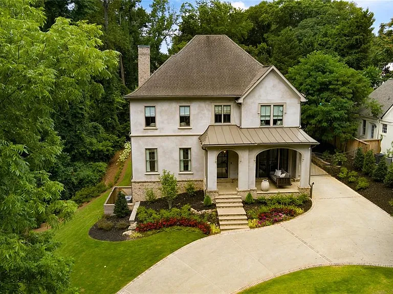 91 Park Cir NE — Photo 2