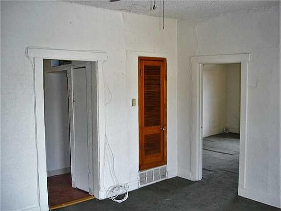 2nd image of 1929 Olive Ave