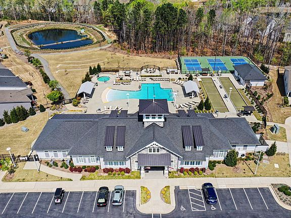 4th image of 203 Maroon Ct
