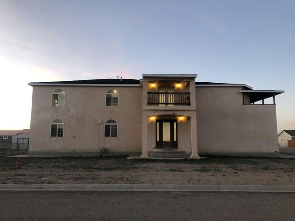 723 E 4th St