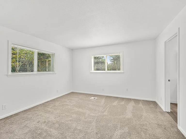 7182 N Van Decar Rd SE — Photo 19