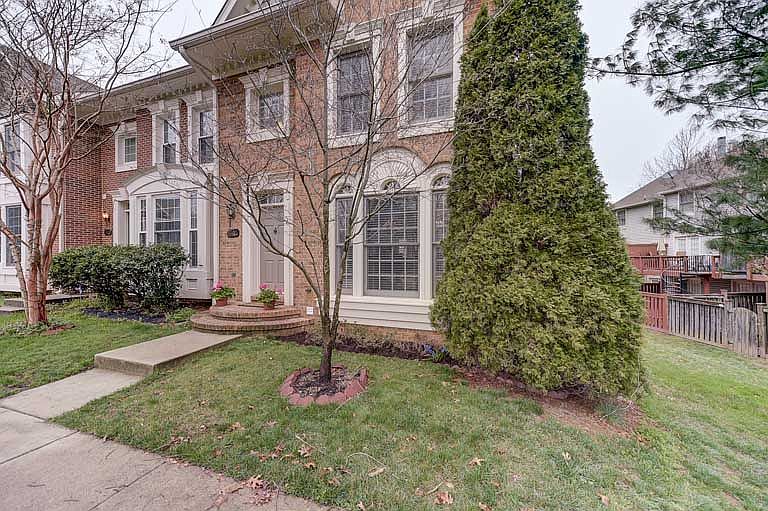 1st image of 3900 Maximilian Ct