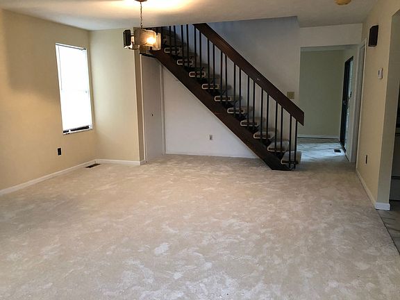 2nd image of 3411 Hemlock Ave APT 1