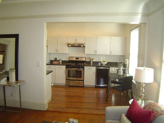 3rd image of 2355 California St APT 14