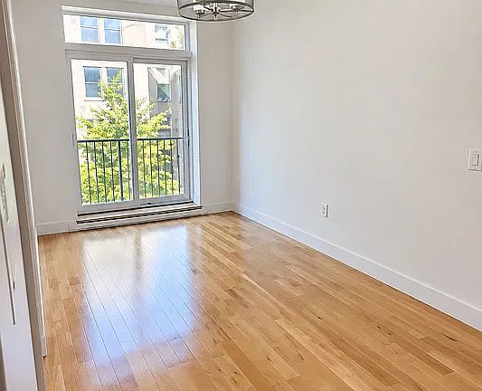 3rd image of 2004 Davidson Ave #3