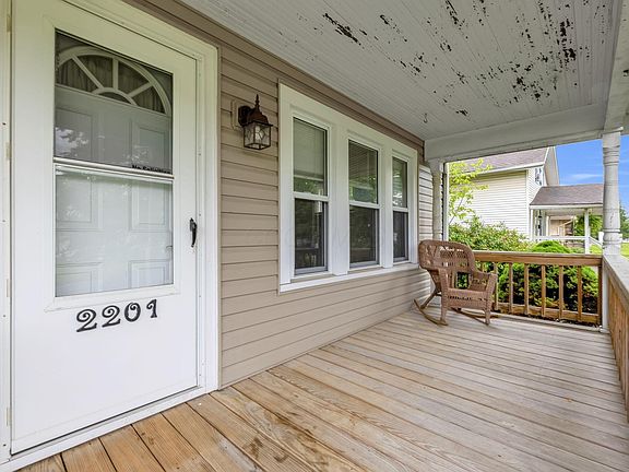 3rd image of 2201 Ferris Rd