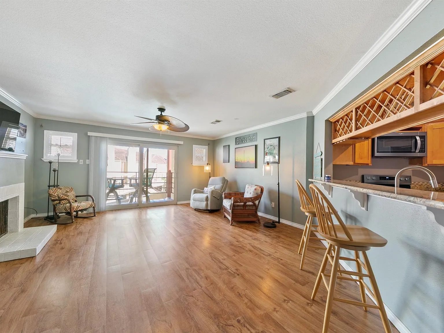 2 bed, 2.0 bath, 905 sqft, $1,850 — Photo 4