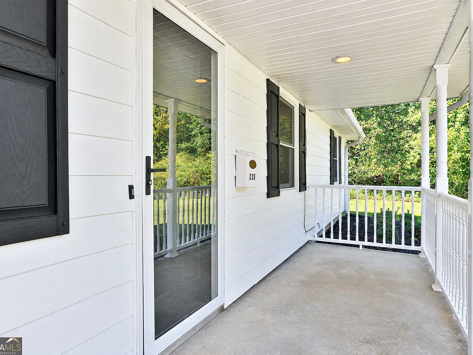 3 bed, 1.0 bath, 1447 sqft, $2,250 — Photo 4