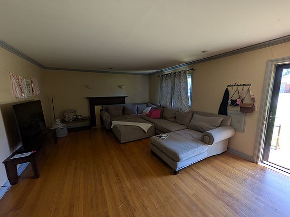 2nd image of 1006 Miller Ave