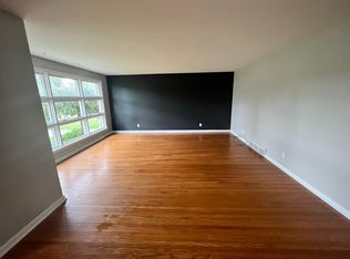 11 Siegfried Dr, Williamsville, NY 14221