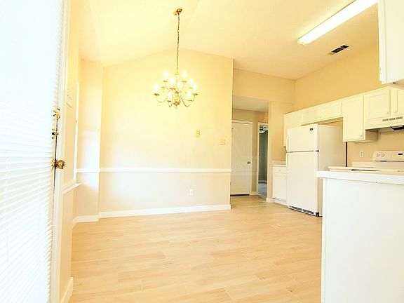 5th image of 3303 Rainforest Ln