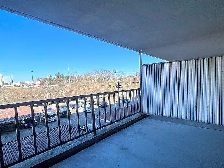 Fountain Place Apartments — Photo 2