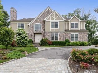 33 Westgate Rd, Muttontown, NY 11791