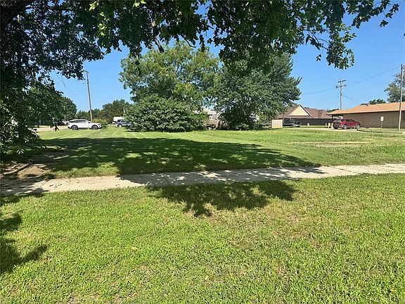 2nd image of 307 Broadway St Lot 10-12