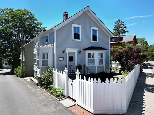 8 Sanford St, Newport, RI 02840