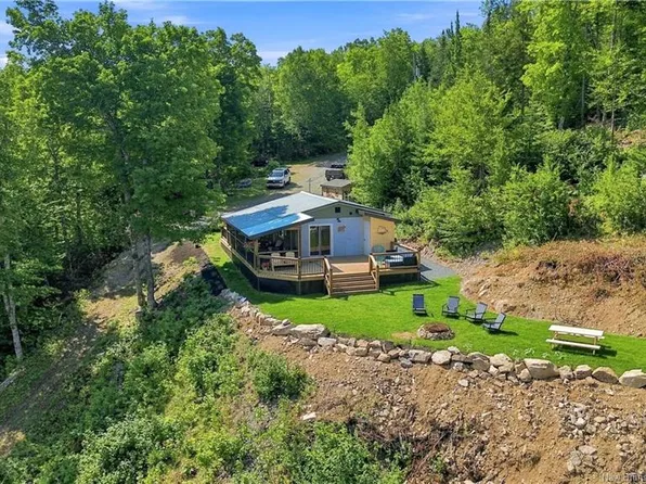 990 Bloomfield Ridge Rd, Upper Miramichi, NB E6A 1V2