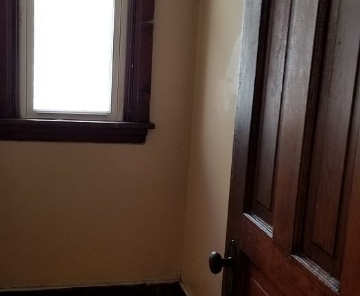 4th image of 2304 N Oakley Ave #2