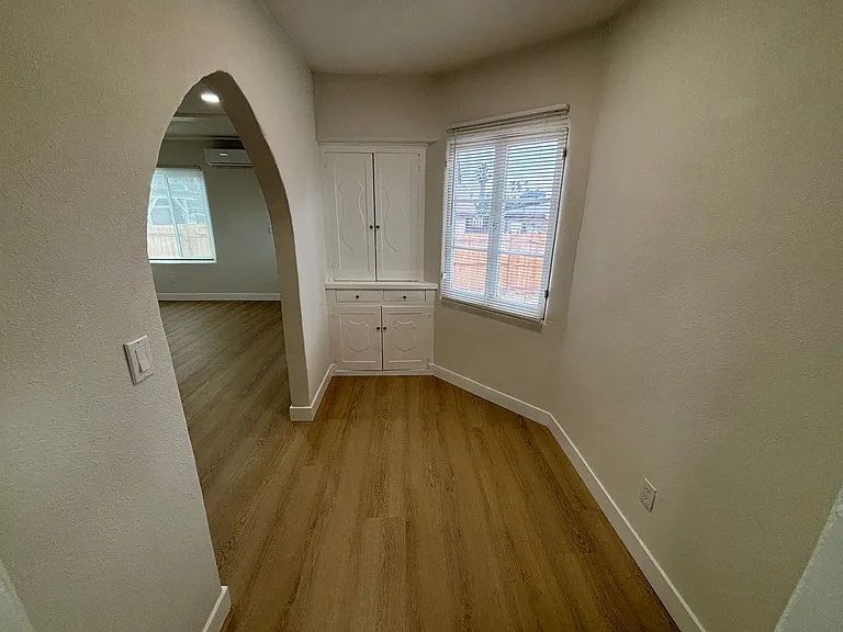 24337 Myers Ave — Photo 6