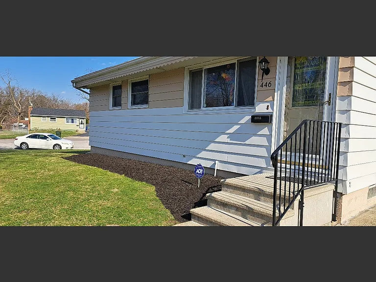 446 N Westmoor Ave — Photo 2