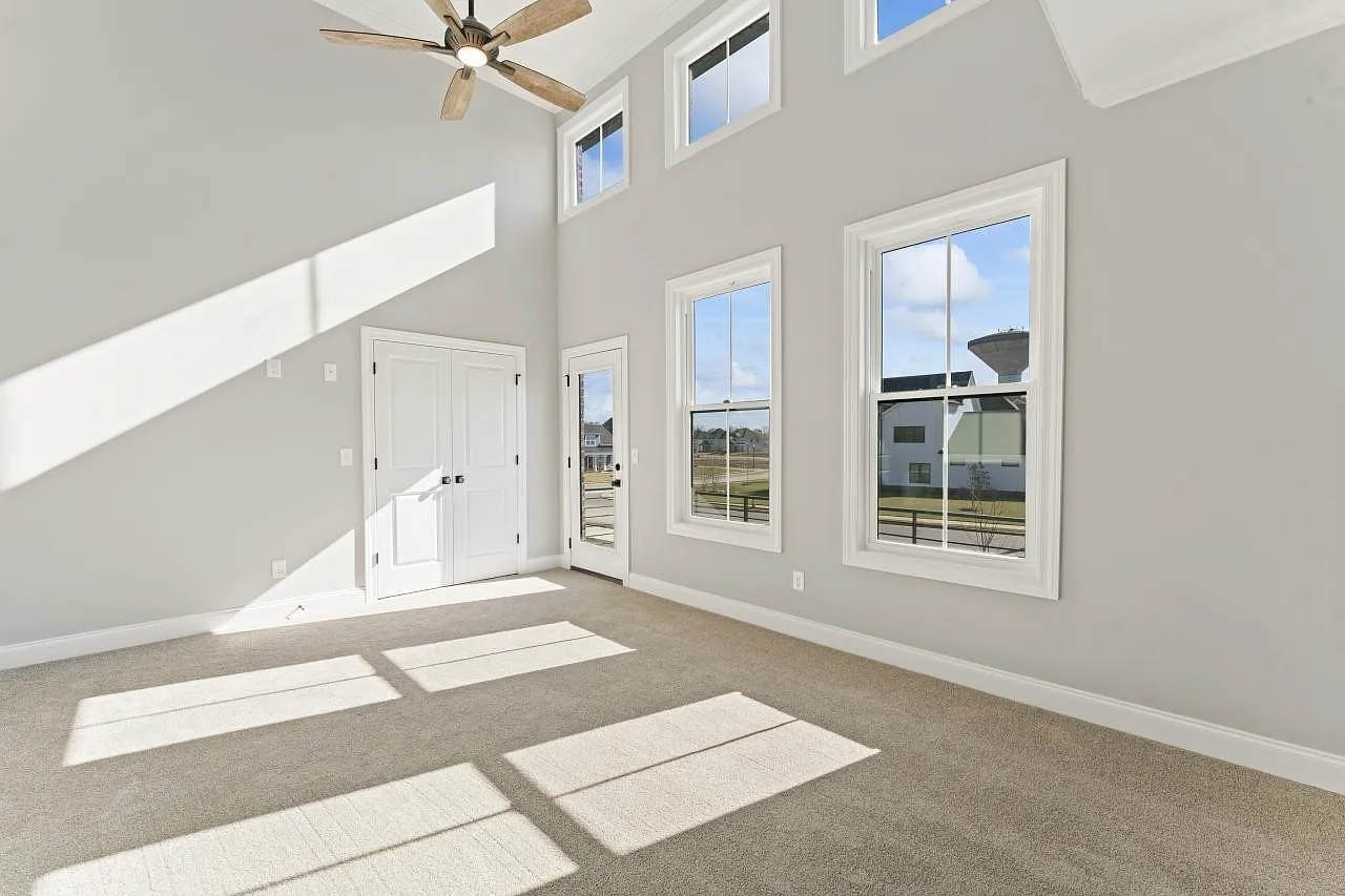 3 bed, 2.5 bath, 1849 sqft, $2,300 — Photo 4