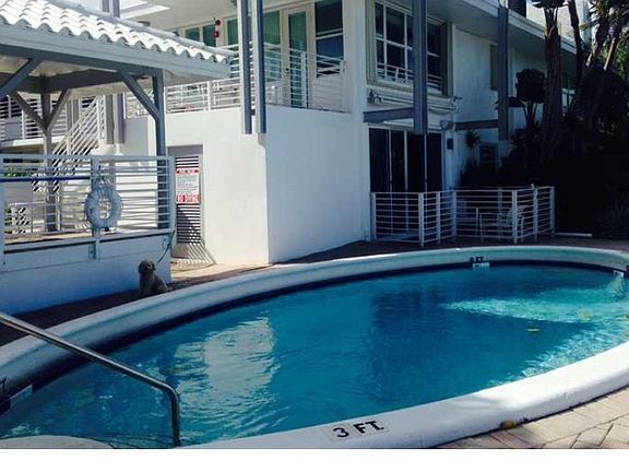5th image of 405 N Hibiscus Dr APT 102