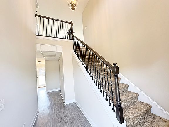4th image of 3529 Clover Hill Dr