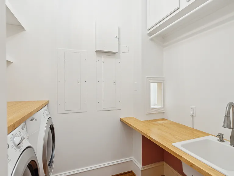 835 Bridge Point Cir — Photo 29