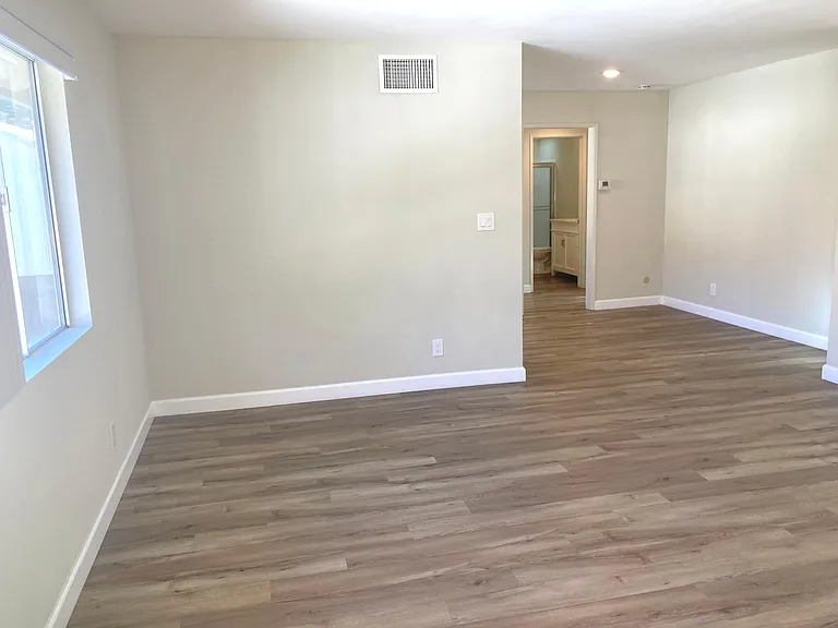 320 North Monterey Street — Photo 14