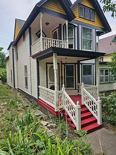 671 18th St Photo 1
