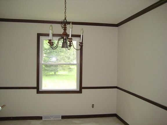 2nd image of 1306 Bluebird Dr