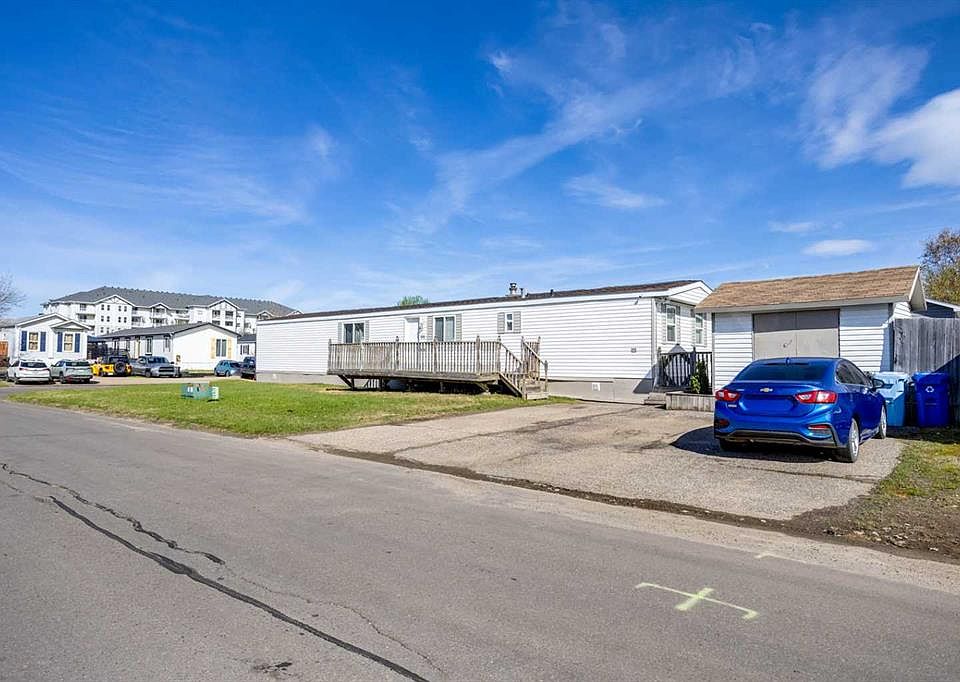 1st image of 101 N Clausen Cres