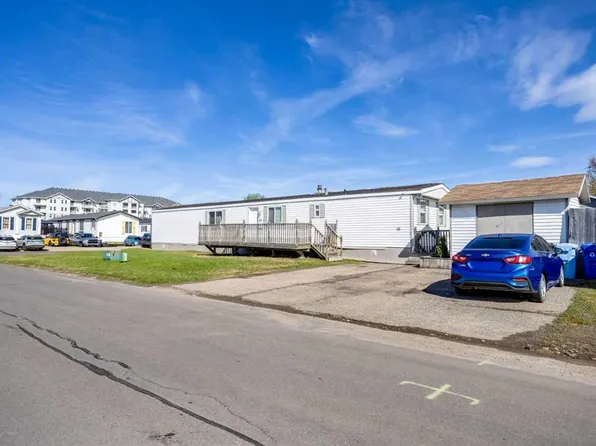 101 N Clausen Cres, Wood Buffalo, AB T9K 2H8