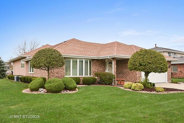 1st image of 15724 Acacia Dr