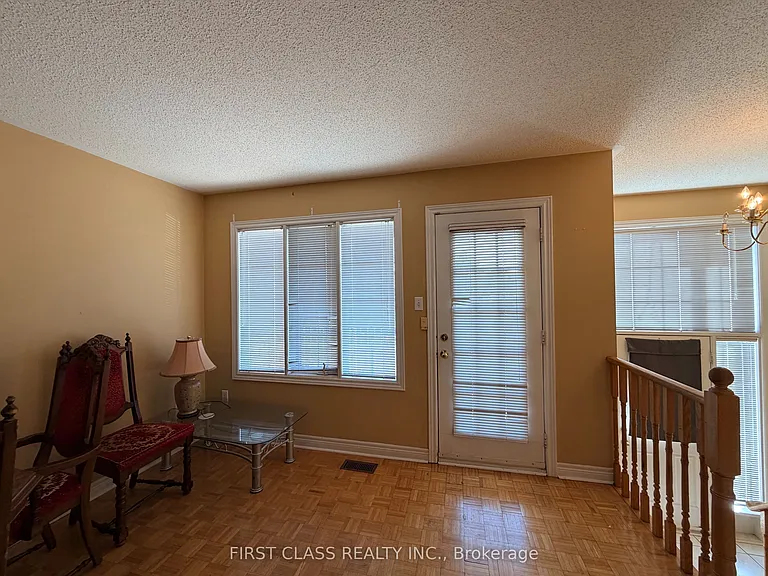 5323 Red Brush Dr #UPPER — Photo 4
